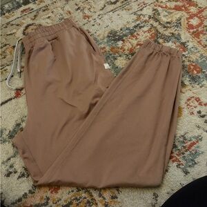 Vuori Women's Goldenrod Heather Tan Joggers